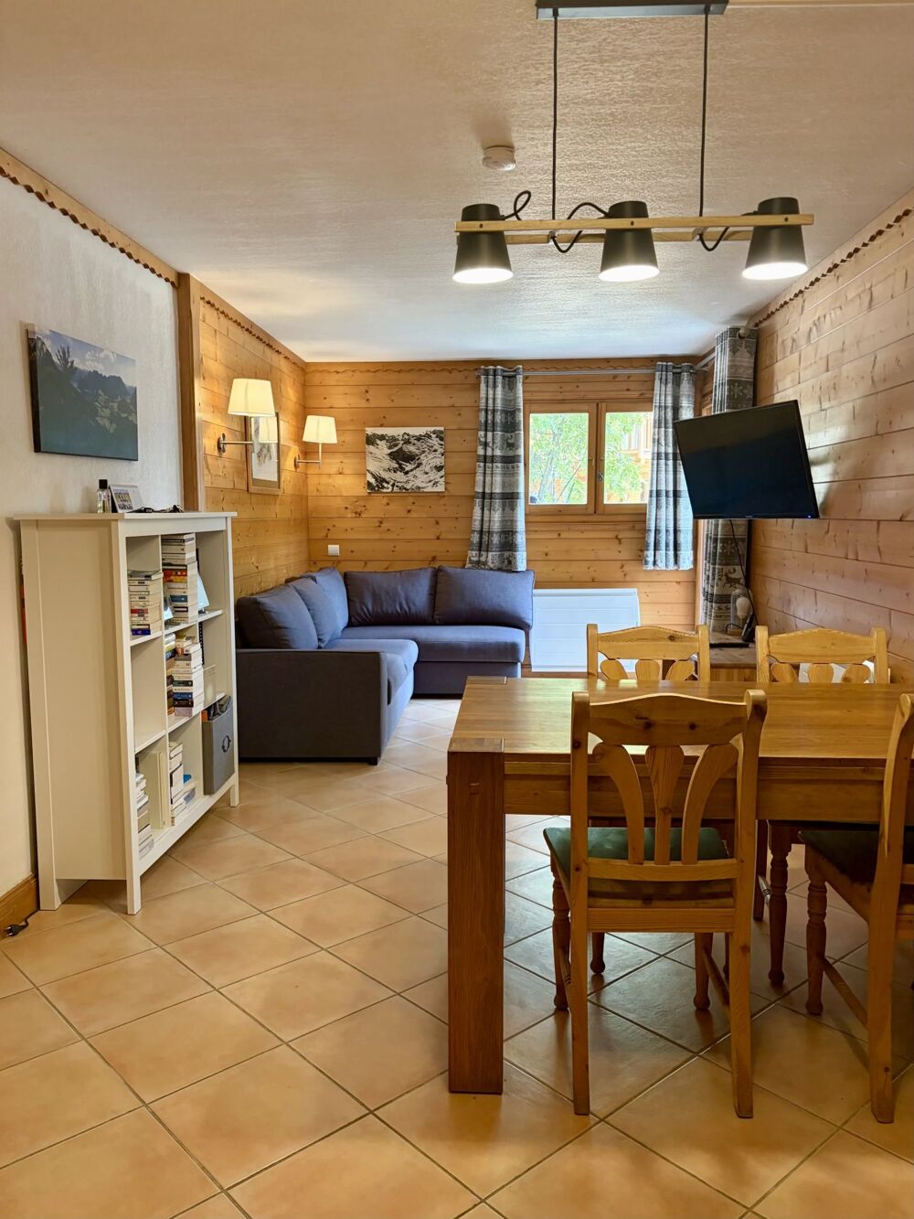 LES ALLUES (73550)  T3 AVEC TERRASSE, PARKING COUVERT, CAVE ET
