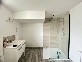  Immeuble à vendre 2 pièces 94 m²