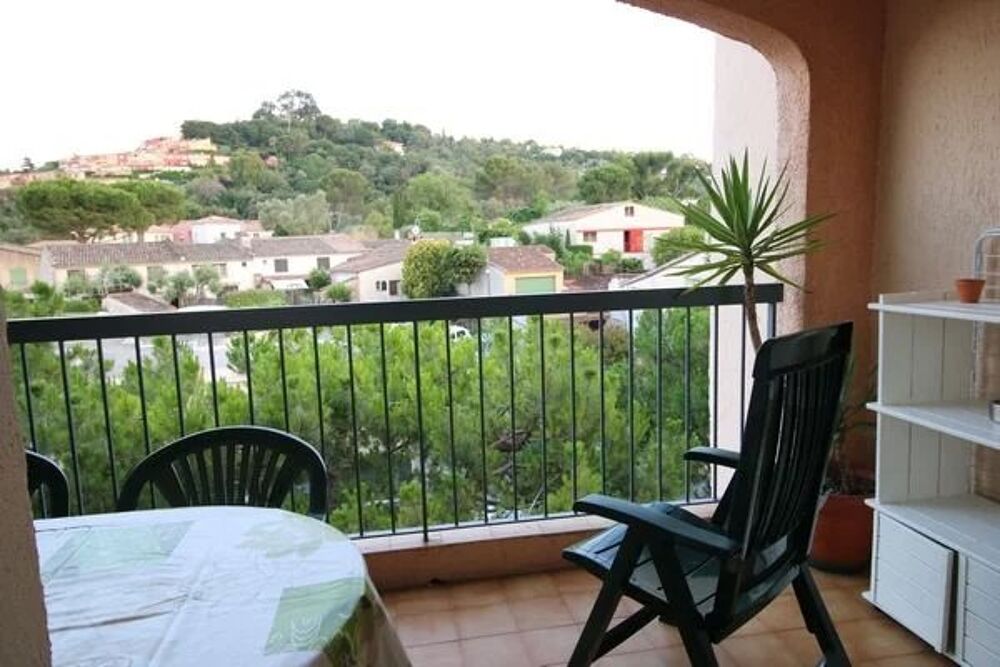 Deux pièces avec terrasse dans une résidence Calme à Vallauris