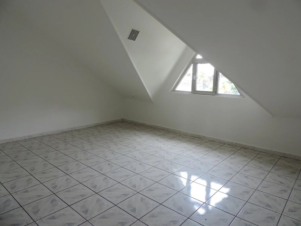 Location Maison SH 4661 : MAISON JUMELEE DES DEUX COTES au 14EMEKM Le tampon
