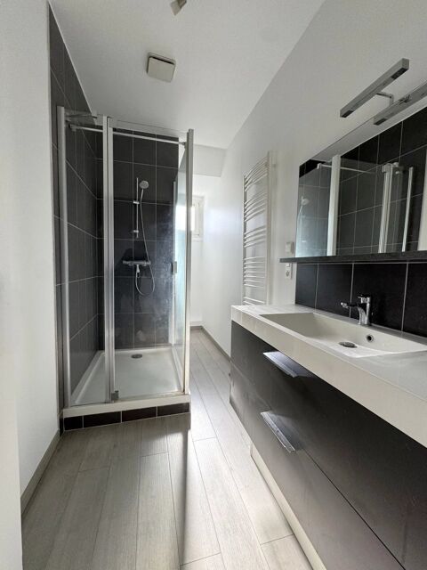  Appartement � louer 3 pi�ces 77 m�