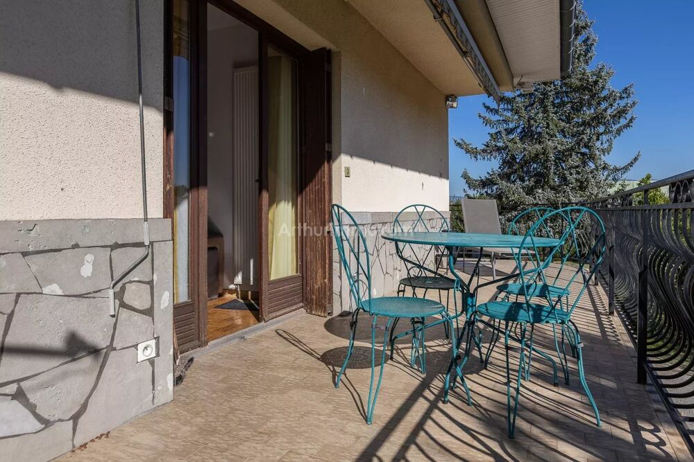Maison sur sous sol studio indépendant et piscine