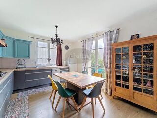  Immeuble  vendre 15 + pices 240 m