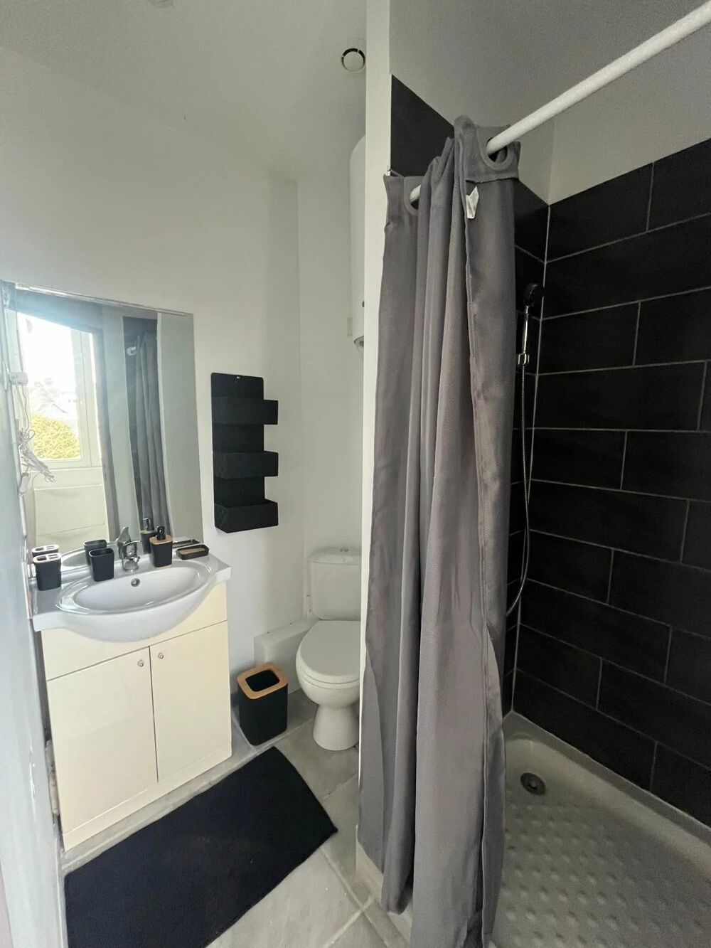 Location Appartement Studio meublé hyper centre Saint - Quentin Saint-quentin