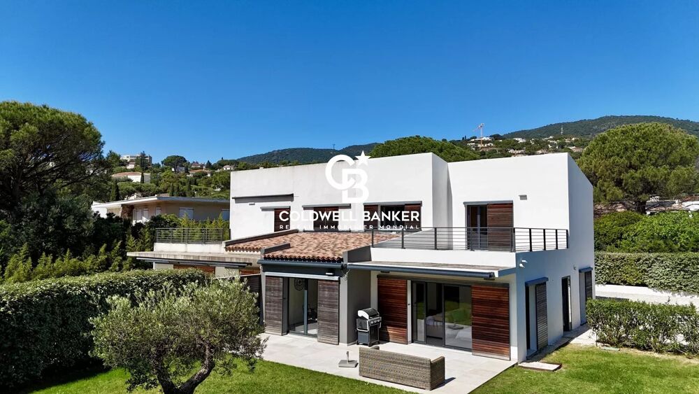 Vente Maison CAVALAIRE-SUR-MER – Élégante villa contemporaine de plain-pied p Cavalaire-sur-mer