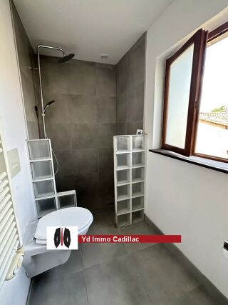  Appartement à louer 3 pièces 86 m²