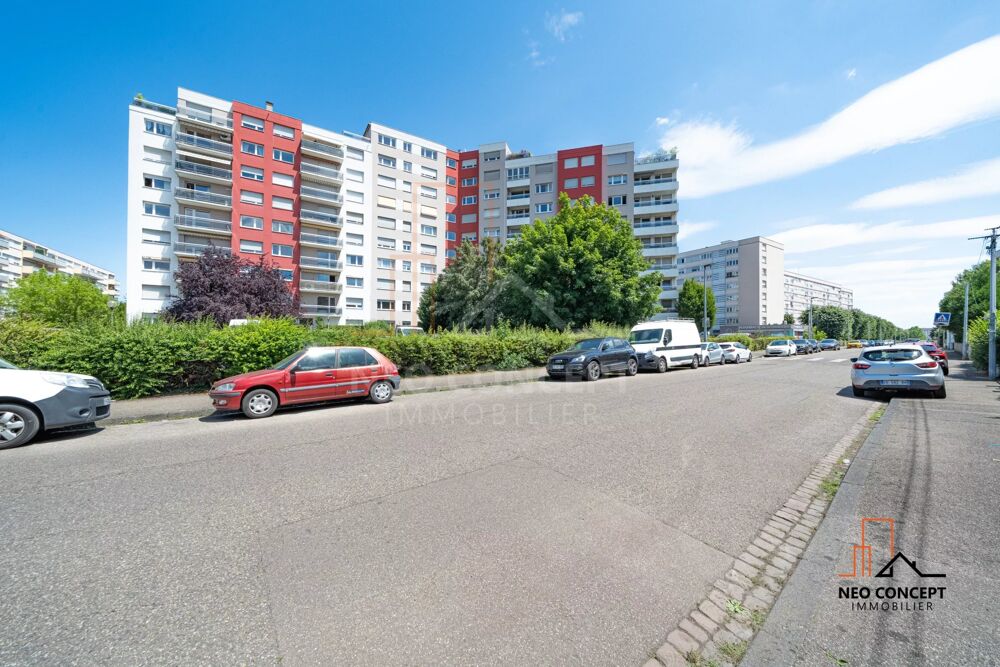 * STRASBOURG - Très grand F2 unique de par sa vue, surplombant l
