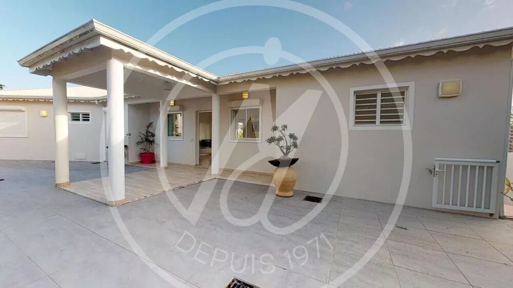 Location Maison A LOUER 2200 euros - VILLA T5 MEUBLEE - SAINT FRANCOIS Saint-françois