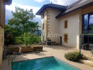  Villa  vendre 15 + pices 511 m