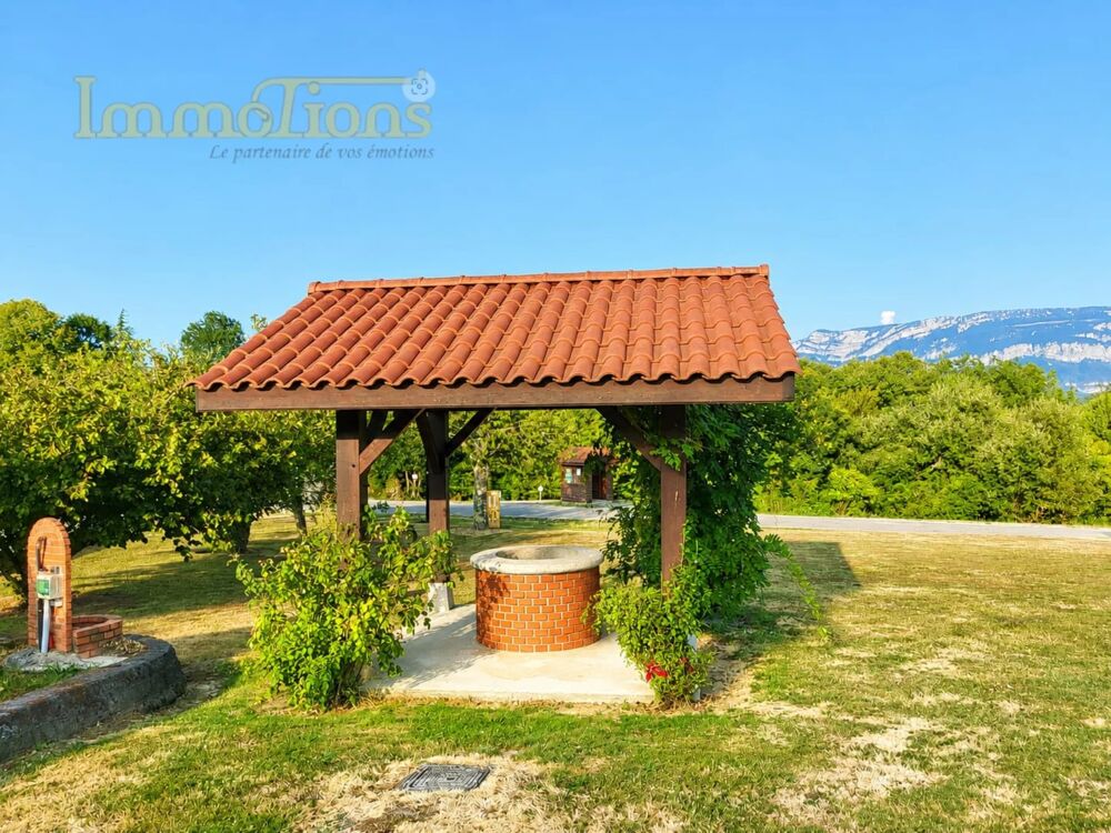 Vente Maison Maison familiale 189 m² avec piscine, garage de 82 m² et vue dég Vatilieu