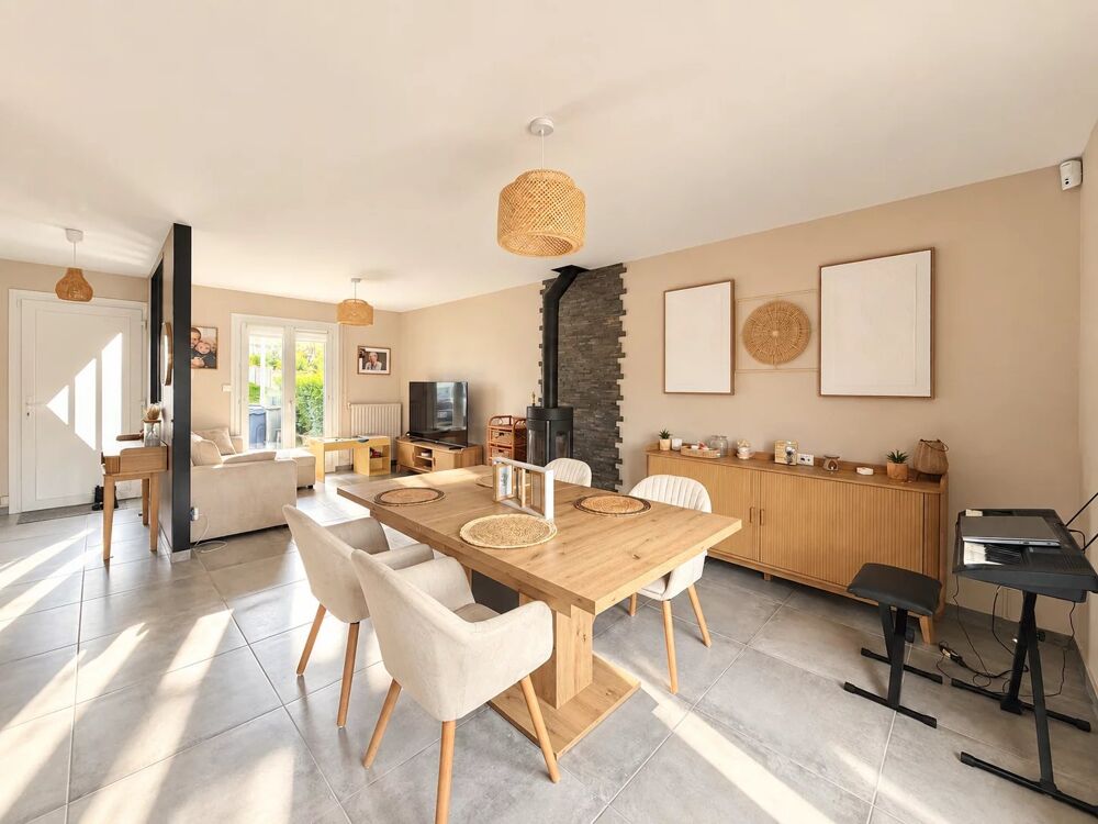 OUTREAU - MAISON SEMI MITOYENNE AVEC GARAGE ET JARDIN