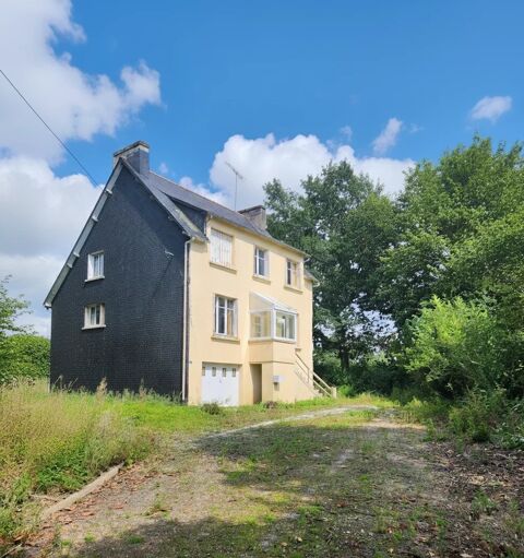   Bourg de MAEL-CARHAIX Maison - 7 pi�ce(s) - 112 m�
