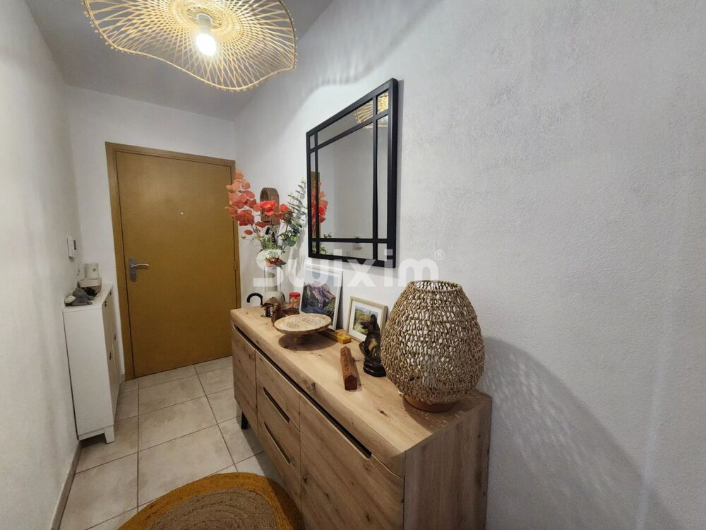 Bel appartement F3 avec terrasse et place de parking