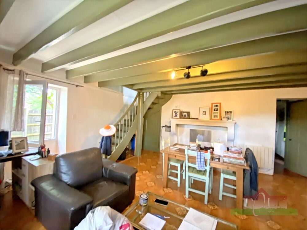 Vente Maison MAISON ANCIENNE AVEC DEPENDANCE, 900 m2 DE TERRAIN Montseveroux