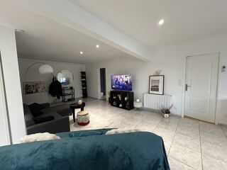  Appartement à louer 4 pièces 114 m²
