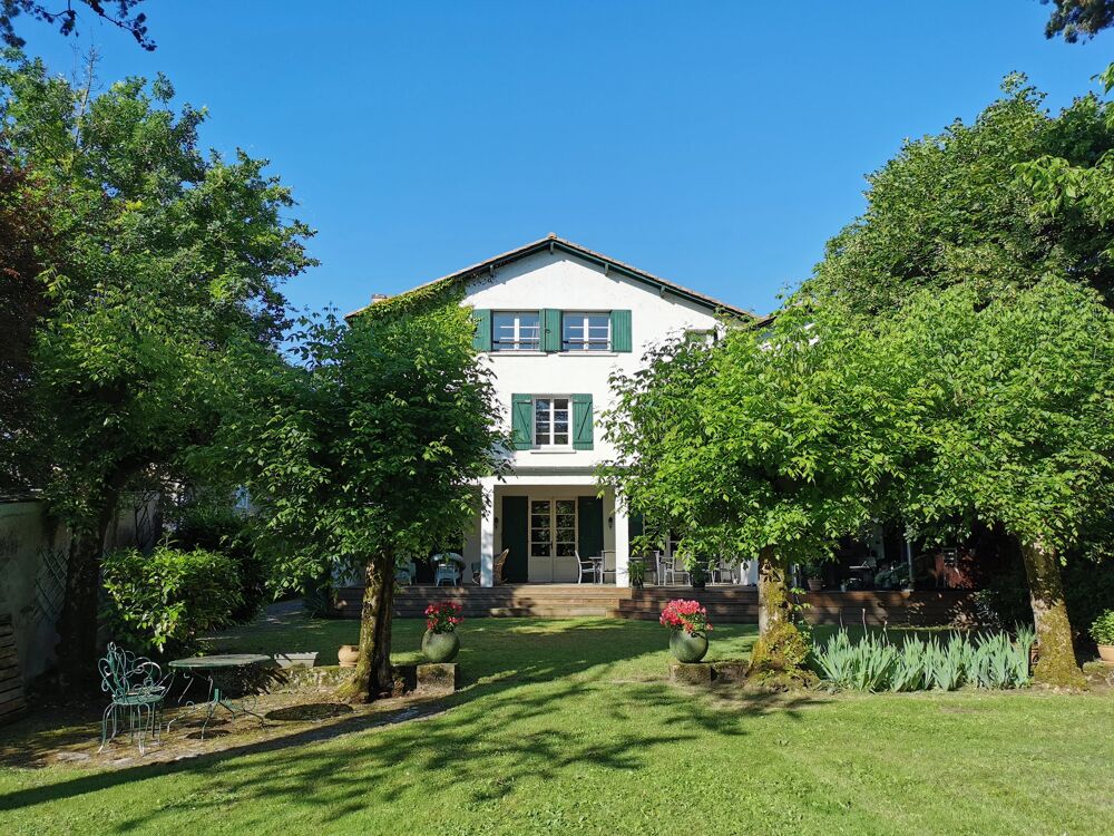 Vente Maison Belle proprit de 8 chambres sur beau parc paysager avec piscin Bergerac