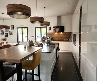  Maison � vendre 7 pi�ces 240 m�