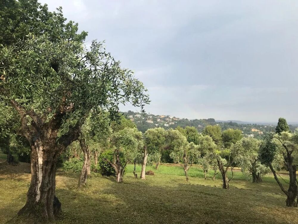 Villa indépendante dans domaine de 250 m² avec terrasse, jardi