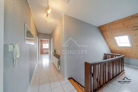   * CHARMANT F3 situ� au 1er �tage avec Garage + Jardin privatif d Appartement - 3 pi�ce(s) - 81 m�