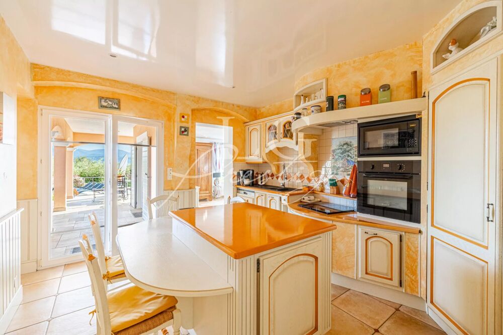 à vendre  Maison Fayence (83440)