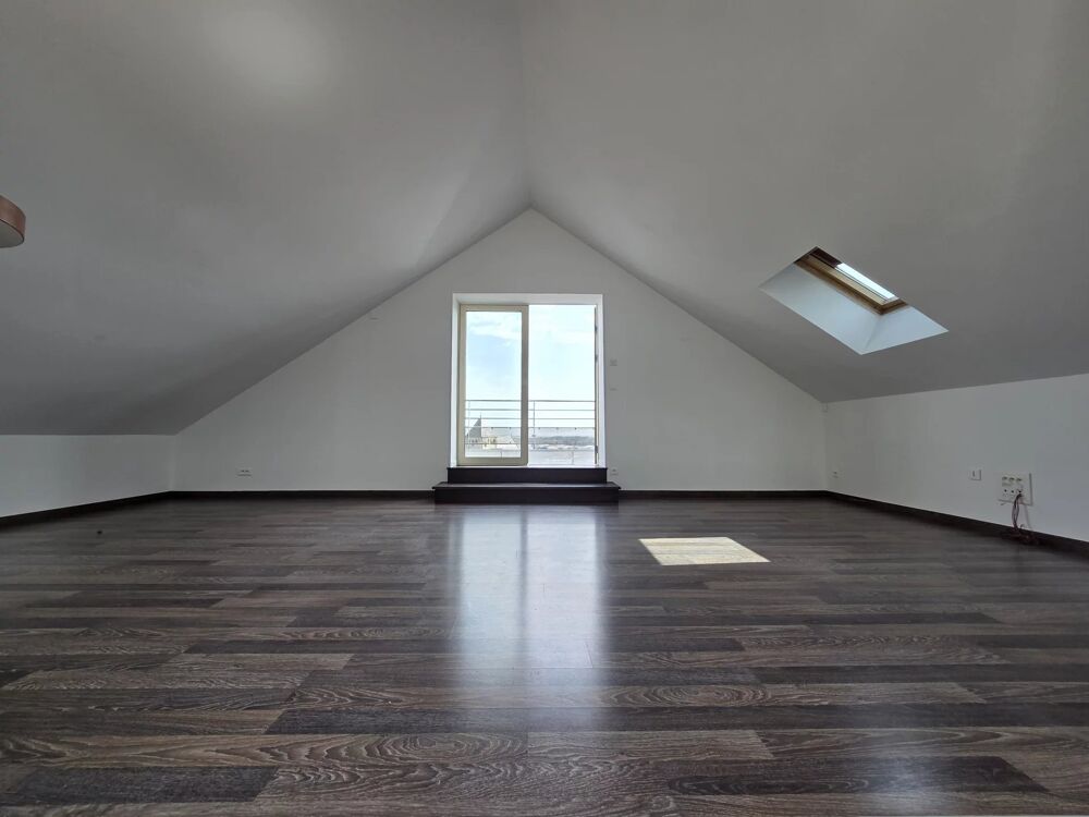 LAON  SUPERBE DUPLEX 145 m² AVEC TERRASSE PANORAMIQUE, PARKINGS