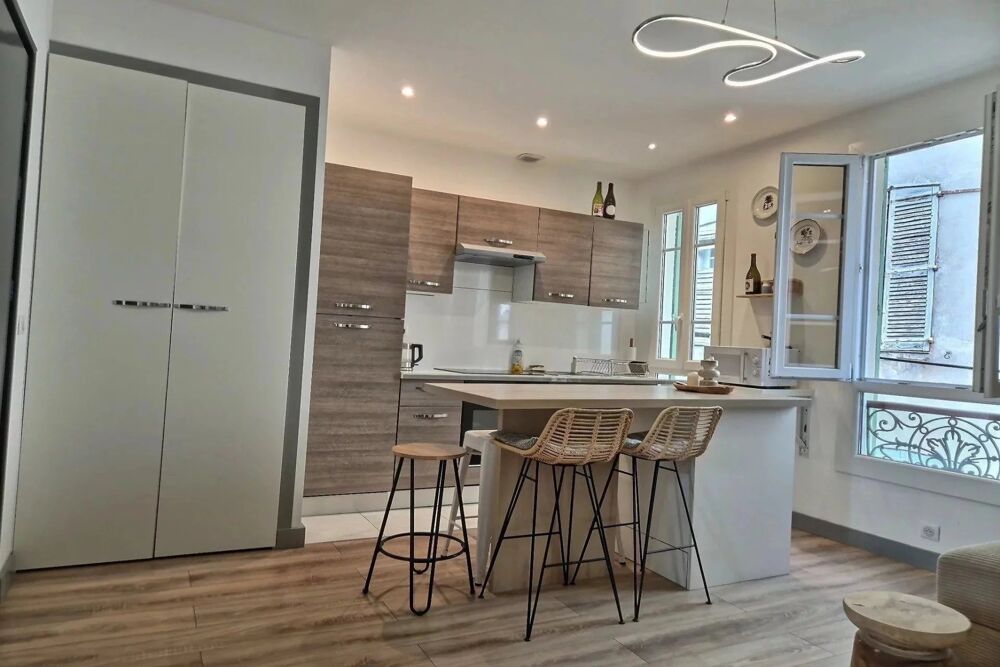 Vente Appartement Dernier étage traversant – Luminosité, charme et adresse privilé Antibes