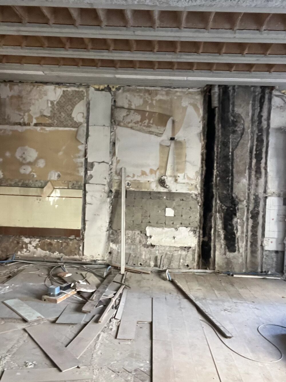 Vente Appartement EXCLUSIVITÉ - À SAISIR SAINT-ÉTIENNE UNIVERSITÉ PLATEAU À RÉNOVE Saint-Étienne
