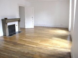  Appartement à louer 3 pièces 85 m²
