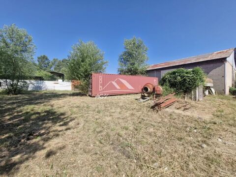 Sur la commune de Saint-Jean-De-Valériscle, hangar d'environ 200 160000 30960 Saint-jean-de-valriscle