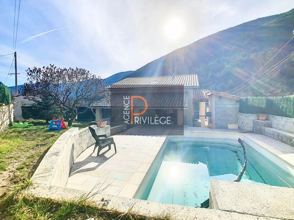 Vente Maison Villa avec piscine sur parcelle de 592m2 Annot