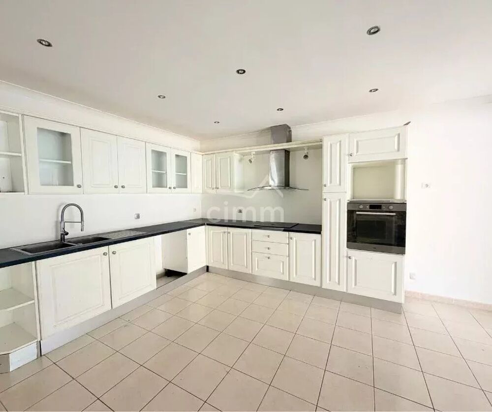 Maison T5 sur 1030 m² de jardin