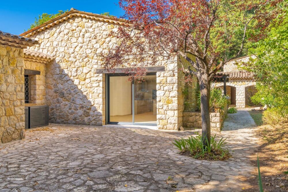 Vente Maison Le Tignet – Superbe villa de plain-pied en pierre, 300 m², terra Le tignet
