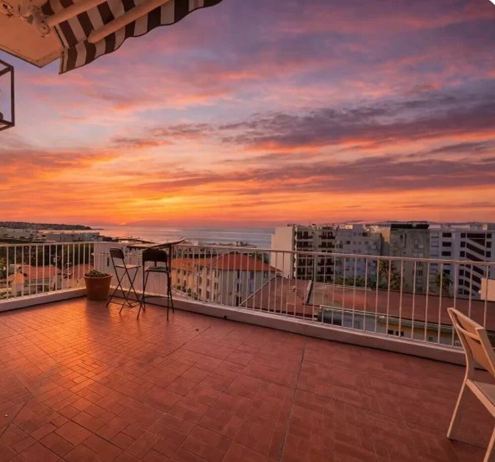 Location Appartement Juan Les Pins Centre - Magnifique 3 pièces vue mer avec terrasse Juan-les-pins