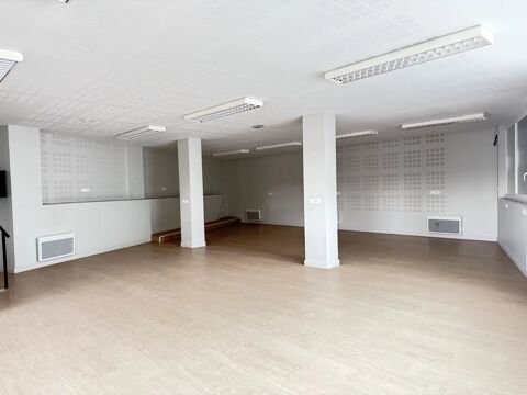   Bureau moderne de 219.6 m² à Saint-Quentin 