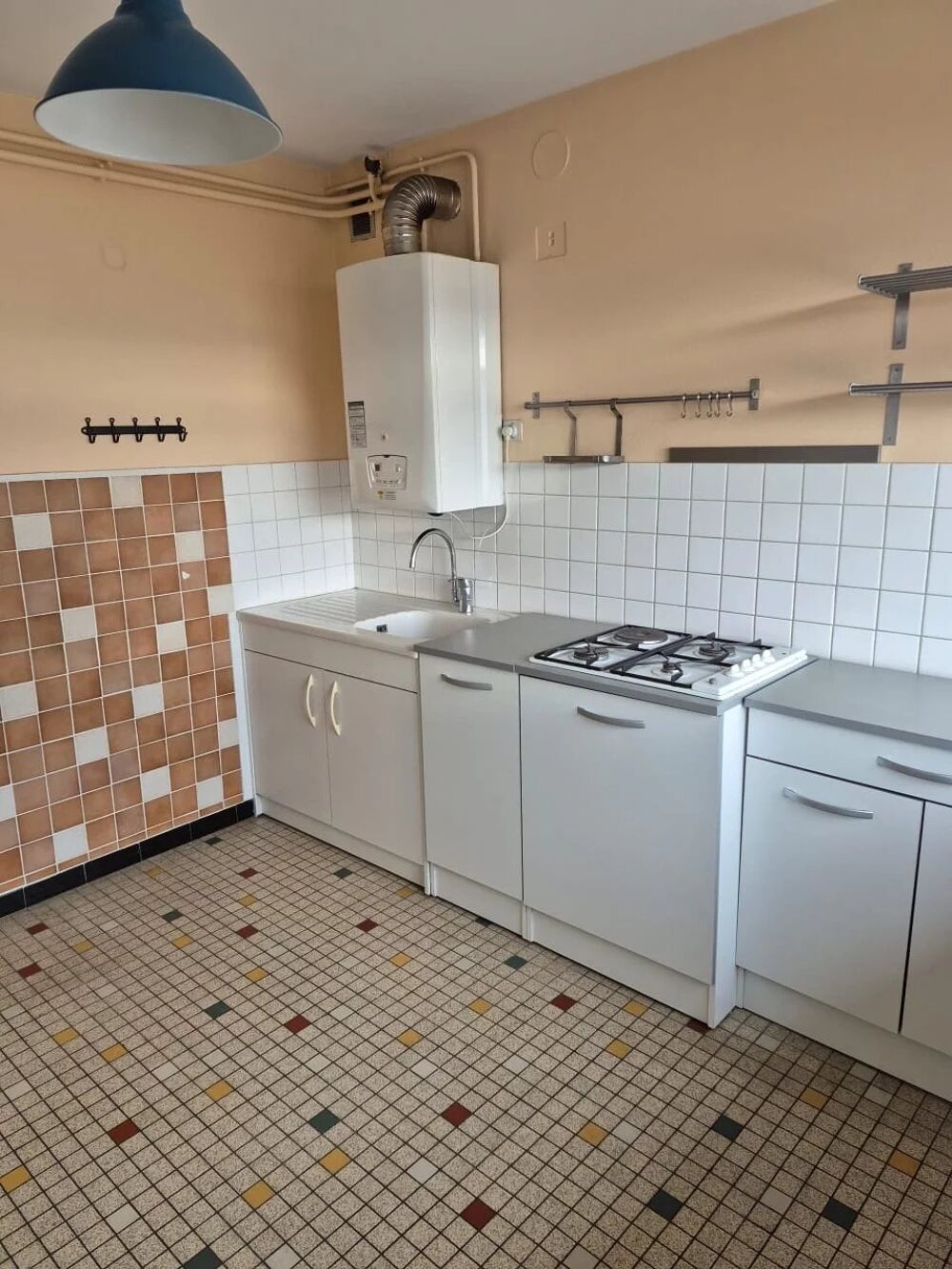 À VENDRE APPARTEMENT DE TYPE 2 AVEC UNE VUE IMPRENABLE SUR LES M