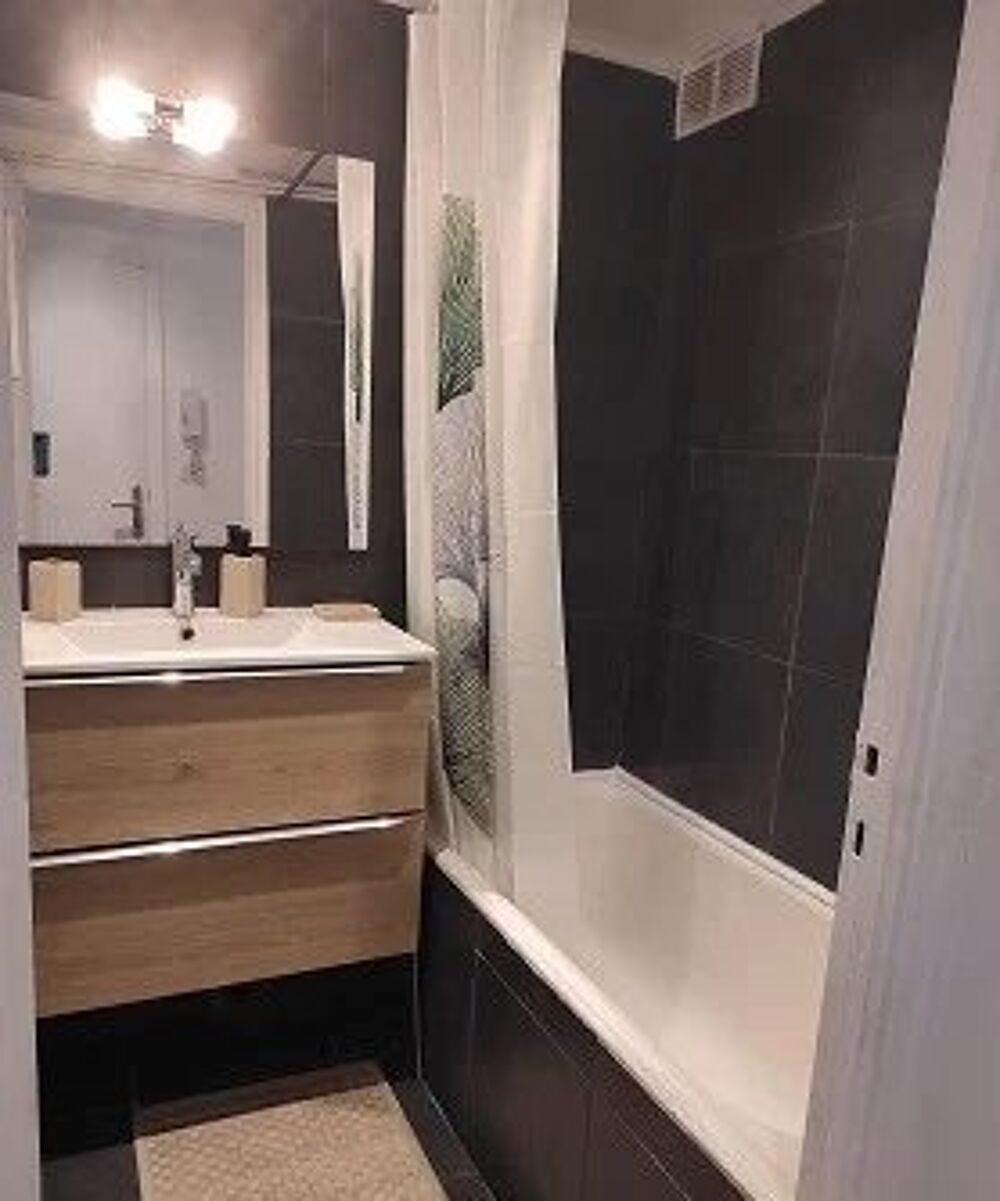 Location Appartement Ce deux pièces de 45m² avec terrasse vue mer panoramique Juan-les-pins