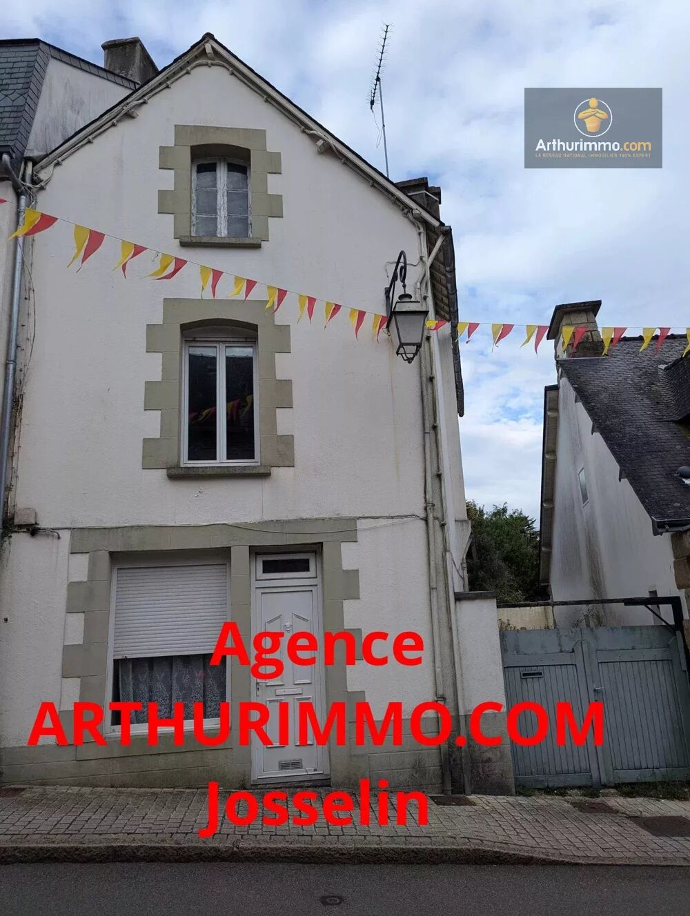 EXCLUSIVITÉ JOSSELIN CENTRE MAISON à RÉNOVER avec COUR