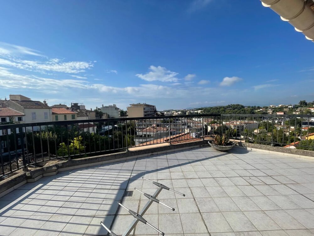 Location Appartement F4 AVEC TERRASSE DE 61 M2 CAVE ET GARAGE Le cannet