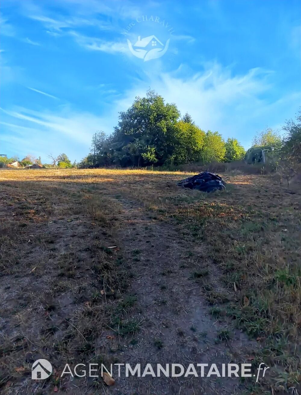 Vente Terrain UN TERRAIN POUR CONSTRUIRE, UNE GRANGE POUR IMAGINER AUTRE CHOSE Orléat