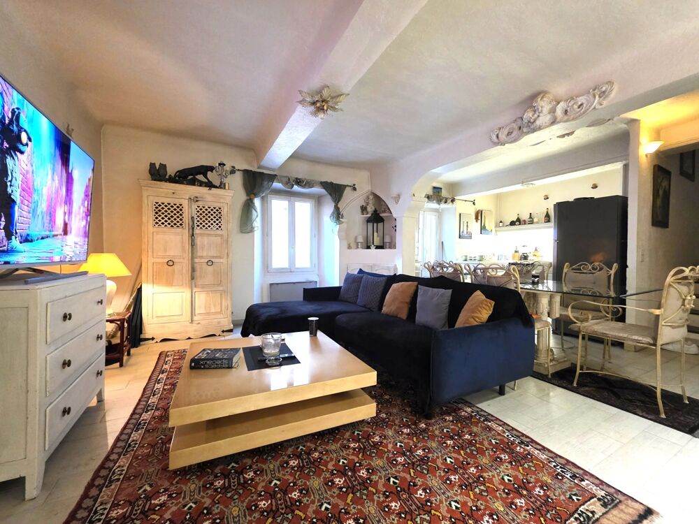 RARE  MAISON DE VILLAGE AVEC LOCAL INDÉPENDANT  MONTAUROUX