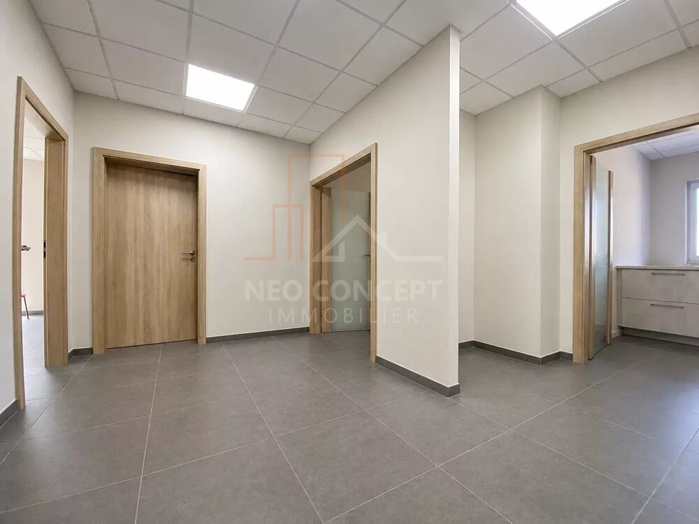 Maison de plain-pied & local professionnel - parcelle 1560 m²