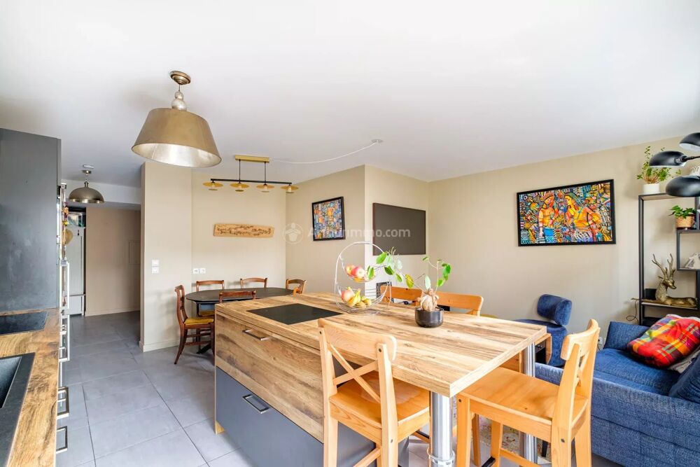 À vendre  Superbe duplex T5 de 104 m² avec terrasse et jardin 