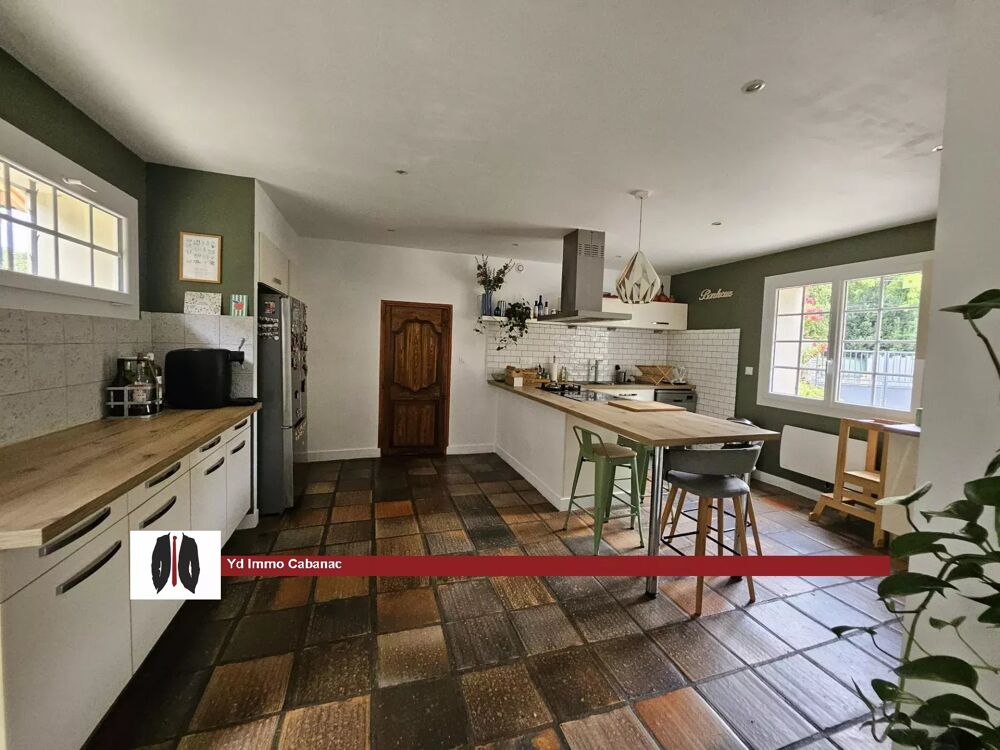 Maison en pierre 4 chambres 1 bureau  200 m²  Terrain 1 300 m²