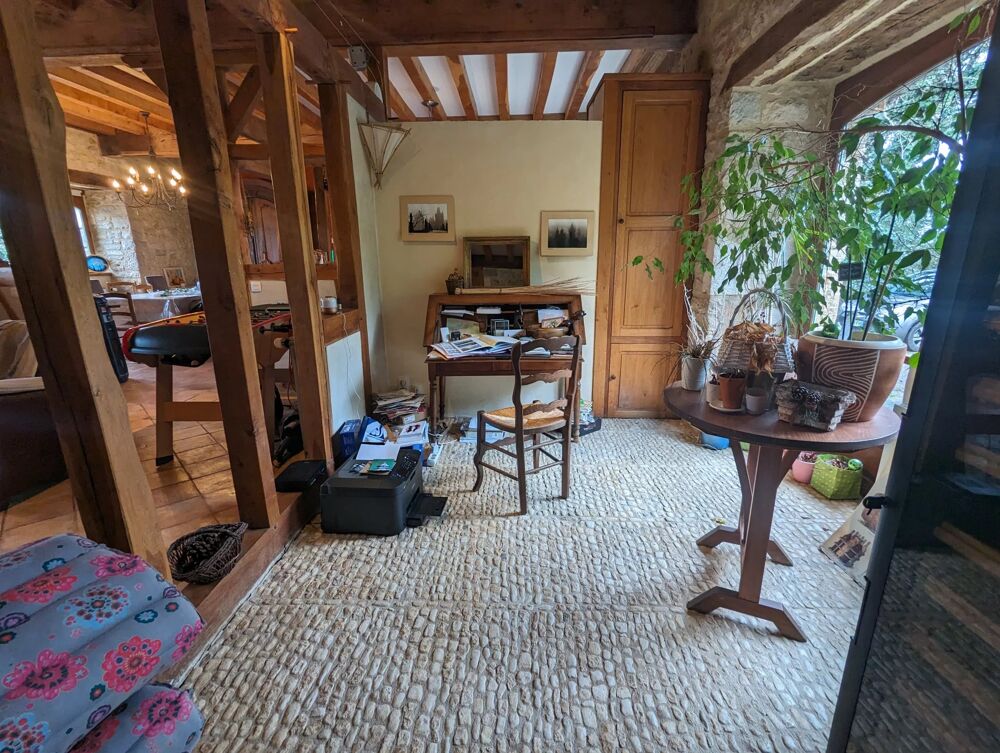 Vente Maison Maison de caractre unique en pierre avec vues panoramiques Terrasson-lavilledieu