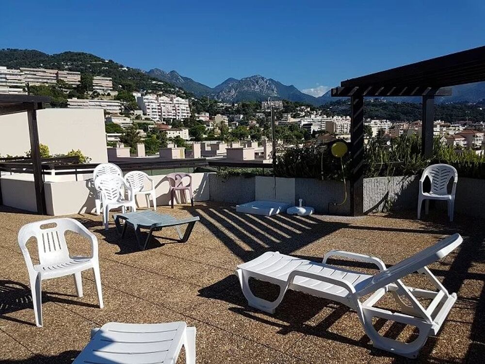 Deux pièces avec spacieux balcon et vue mer