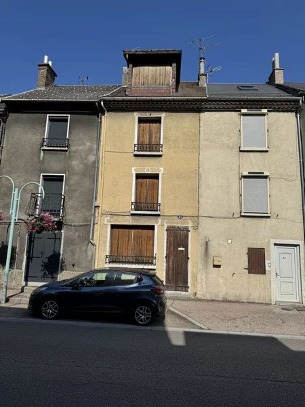 Vente Maison Maison avec terrain au centre de la Mure. La mure