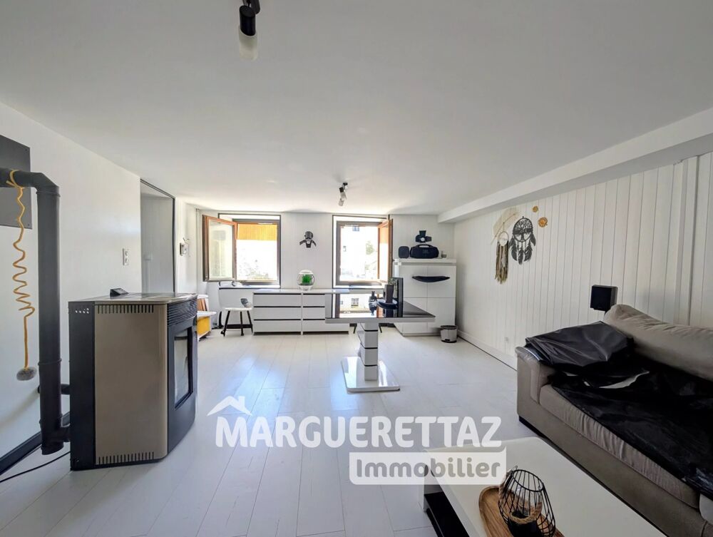 T3 de 79m² avec garage et place de parking - VOUGY
