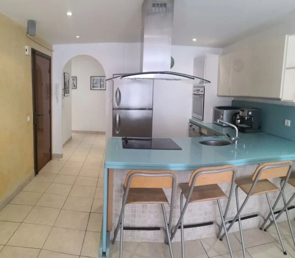 Trois pièces avec balcon et parking