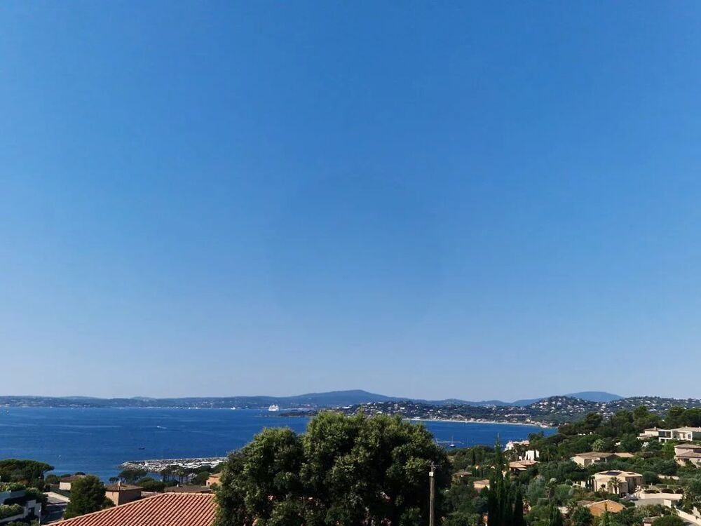 EXCLUSIVITÉ  VILLA DE 164 M² AVEC VUE MER ET COLLINES