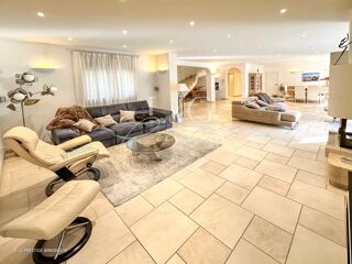  Maison � vendre 6 pi�ces 304 m�